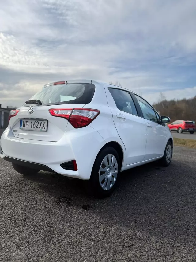 TOYOTA Yaris Active
