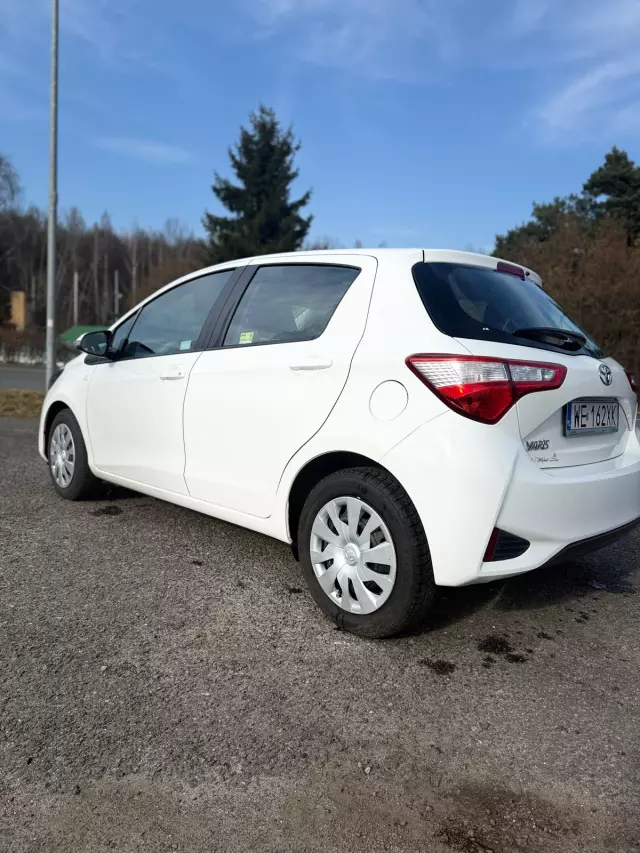 TOYOTA Yaris Active
