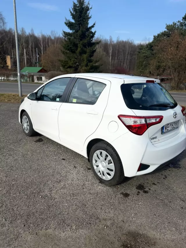 TOYOTA Yaris Active