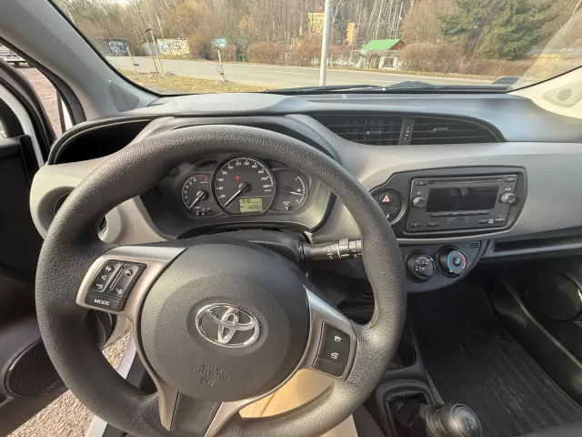 TOYOTA Yaris Active