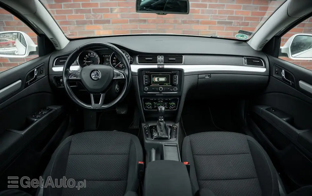 SKODA Superb 2.0 TDI DSG Active