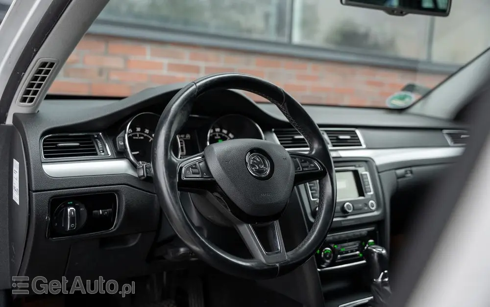 SKODA Superb 2.0 TDI DSG Active
