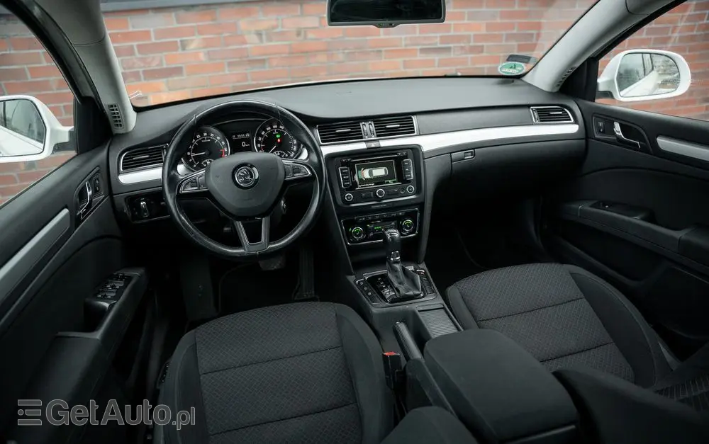 SKODA Superb 2.0 TDI DSG Active