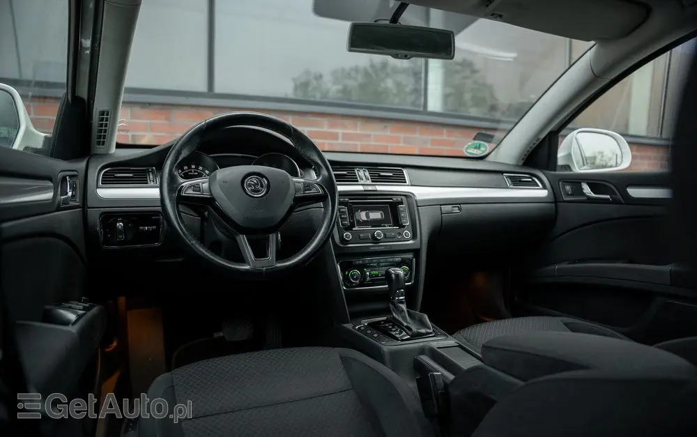 SKODA Superb 2.0 TDI DSG Active