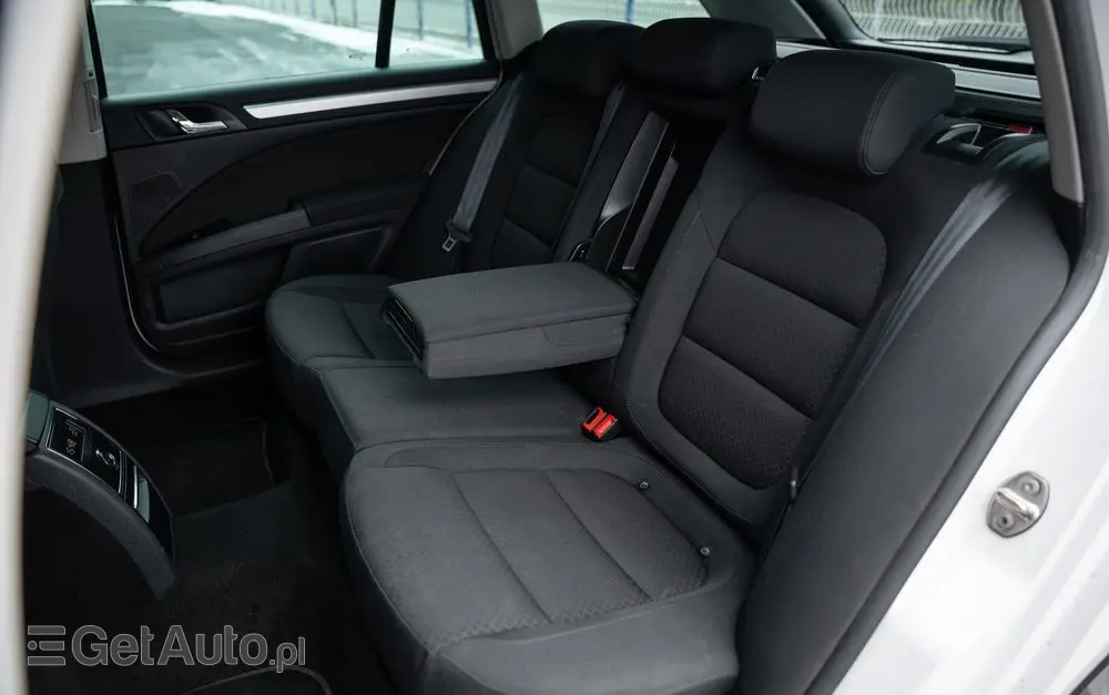 SKODA Superb 2.0 TDI DSG Active
