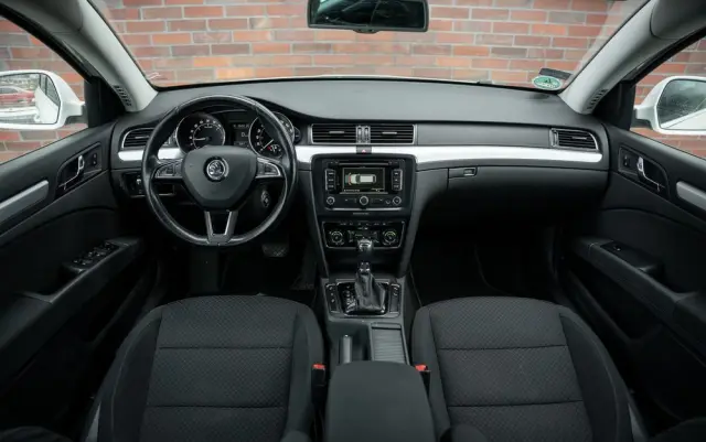 SKODA Superb 2.0 TDI DSG Active