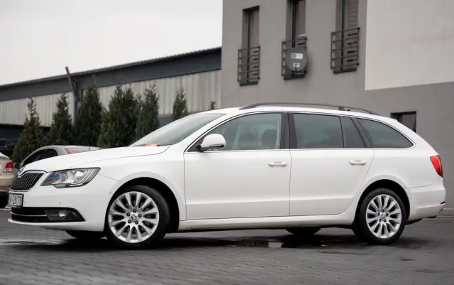SKODA Superb 2.0 TDI DSG Active