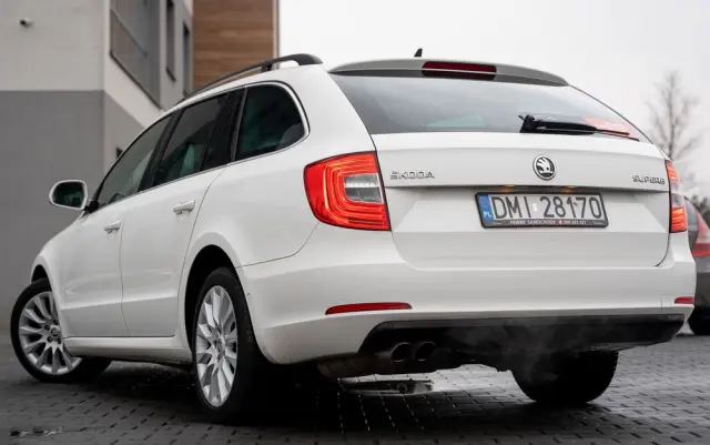 SKODA Superb 2.0 TDI DSG Active