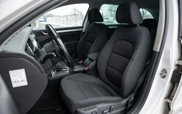 SKODA Superb 2.0 TDI DSG Active