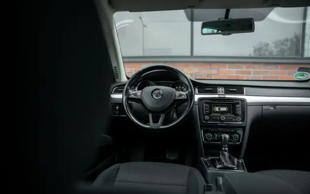 SKODA Superb 2.0 TDI DSG Active