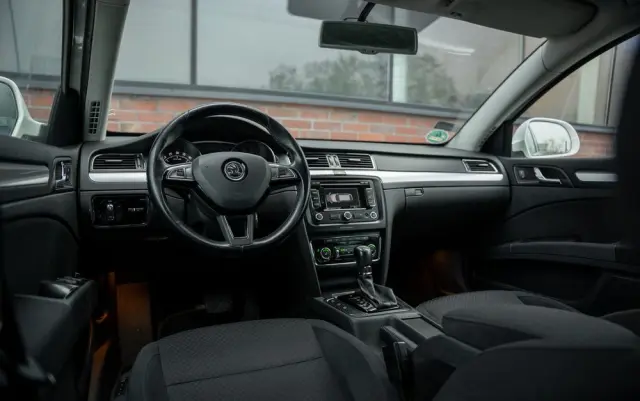 SKODA Superb 2.0 TDI DSG Active