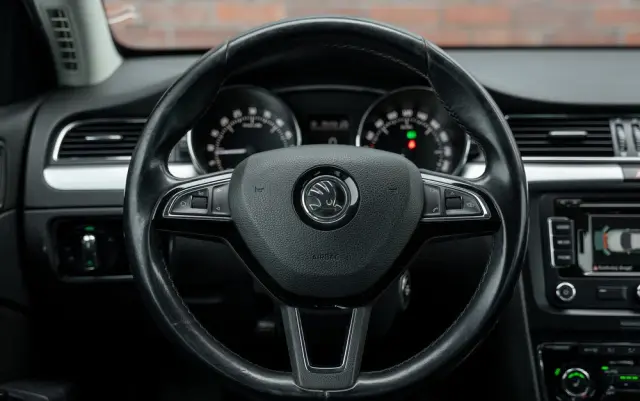 SKODA Superb 2.0 TDI DSG Active