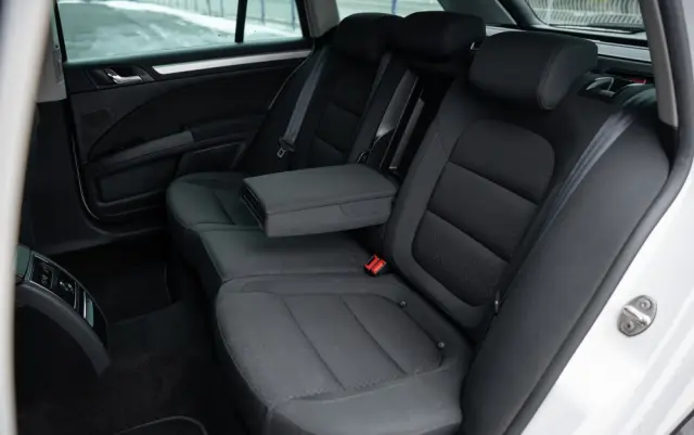SKODA Superb 2.0 TDI DSG Active