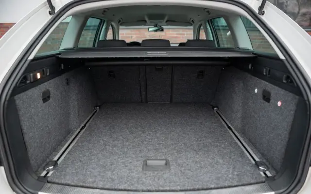 SKODA Superb 2.0 TDI DSG Active