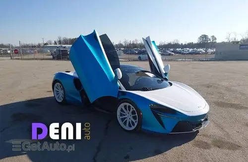 MCLAREN Artura 