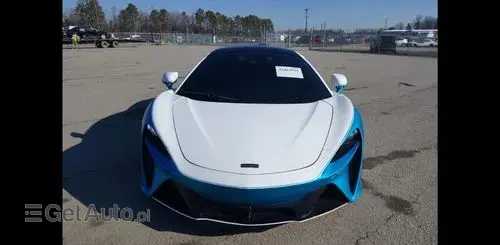 MCLAREN Artura 