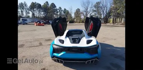 MCLAREN Artura 