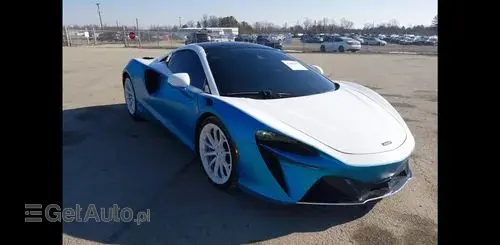 MCLAREN Artura 