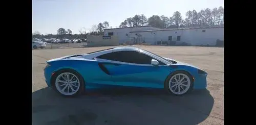 MCLAREN Artura 