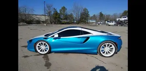 MCLAREN Artura 