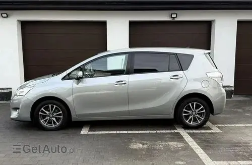 TOYOTA Verso 