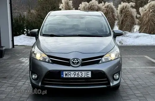 TOYOTA Verso 