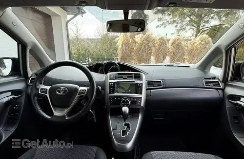 TOYOTA Verso 