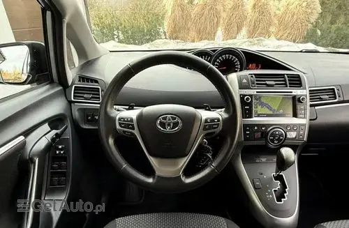 TOYOTA Verso 