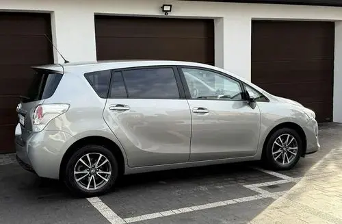 TOYOTA Verso 