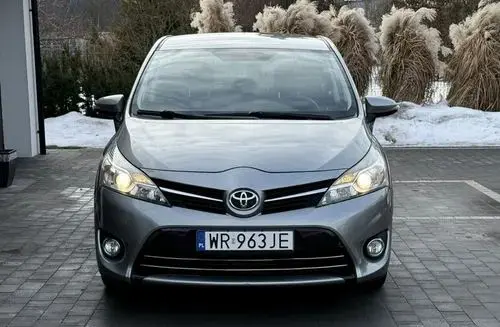 TOYOTA Verso 