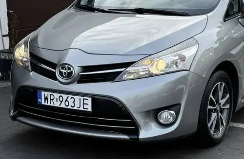 TOYOTA Verso 