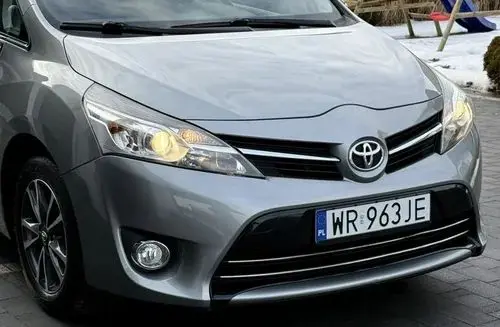 TOYOTA Verso 