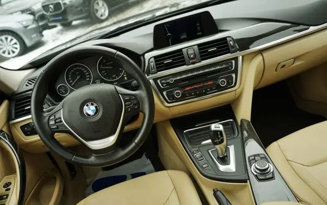 BMW Seria 3 320d xDrive