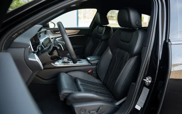 AUDI A6 Avant 40 TDI quattro S tronic