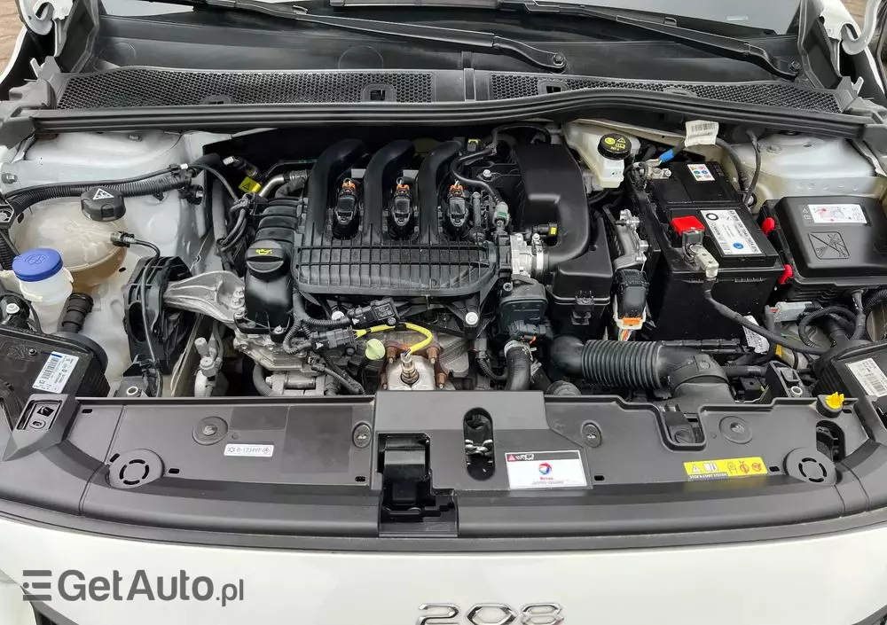 PEUGEOT 208 