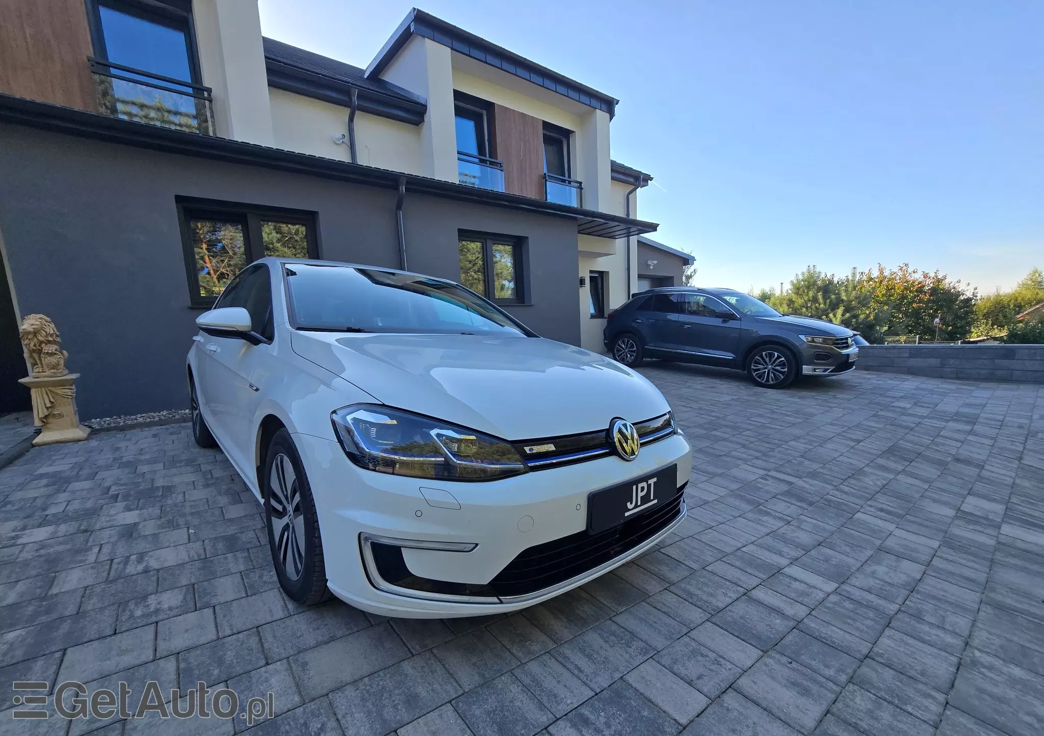 VOLKSWAGEN E-Golf 