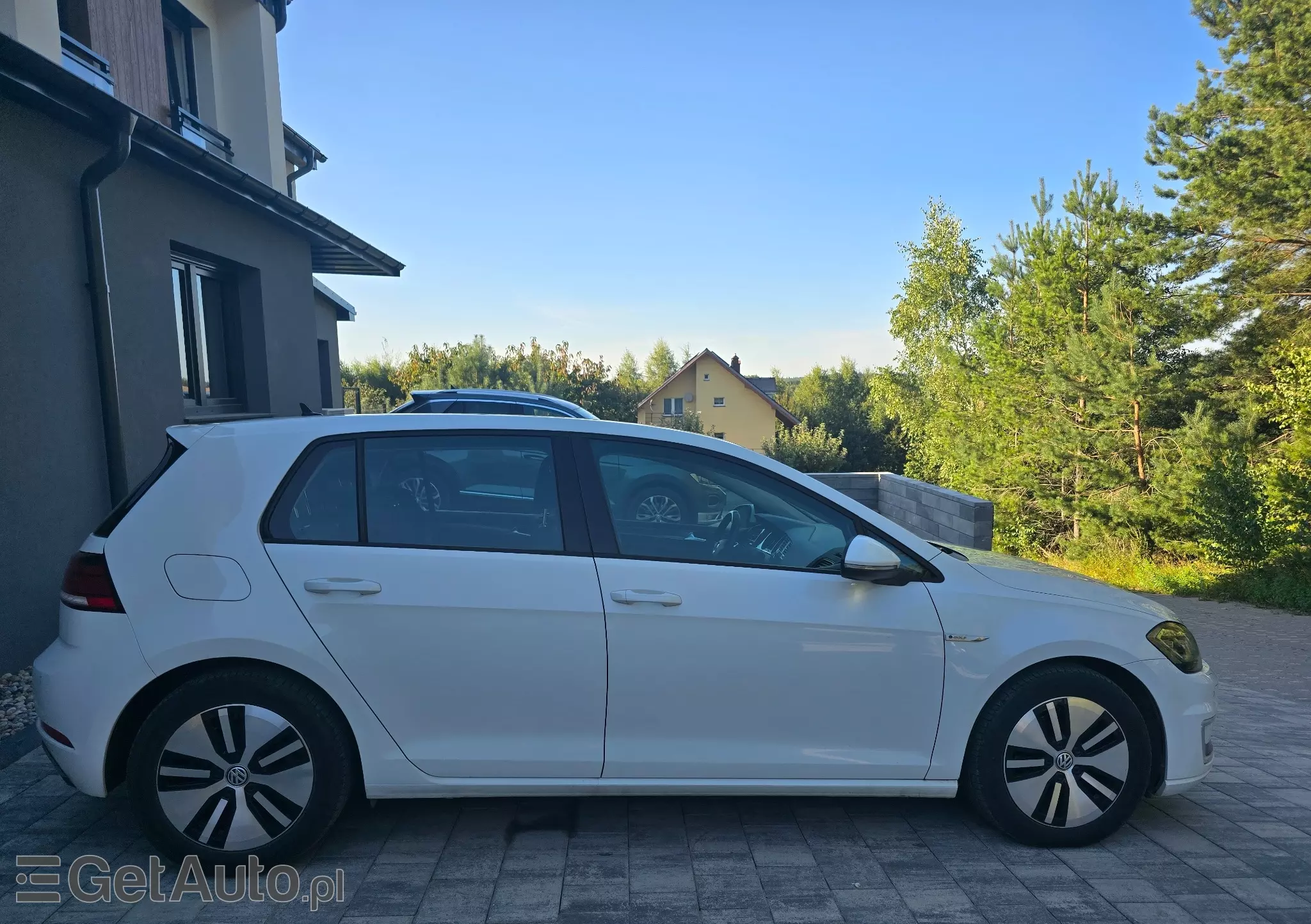 VOLKSWAGEN E-Golf 