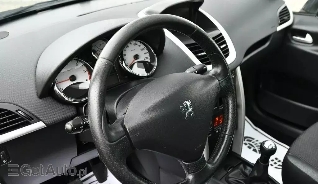 PEUGEOT 207 