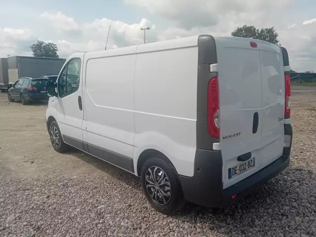 RENAULT Trafic 