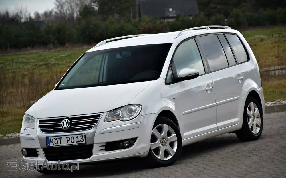 VOLKSWAGEN Touran 