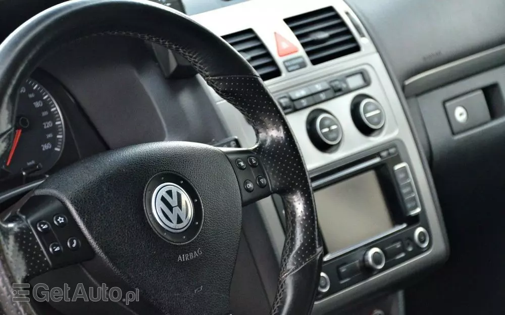 VOLKSWAGEN Touran 