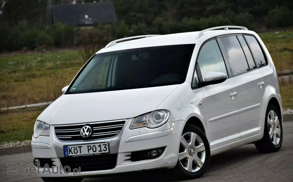 VOLKSWAGEN Touran 
