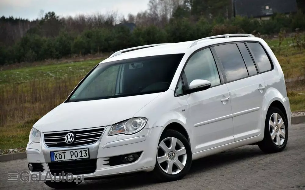 VOLKSWAGEN Touran 
