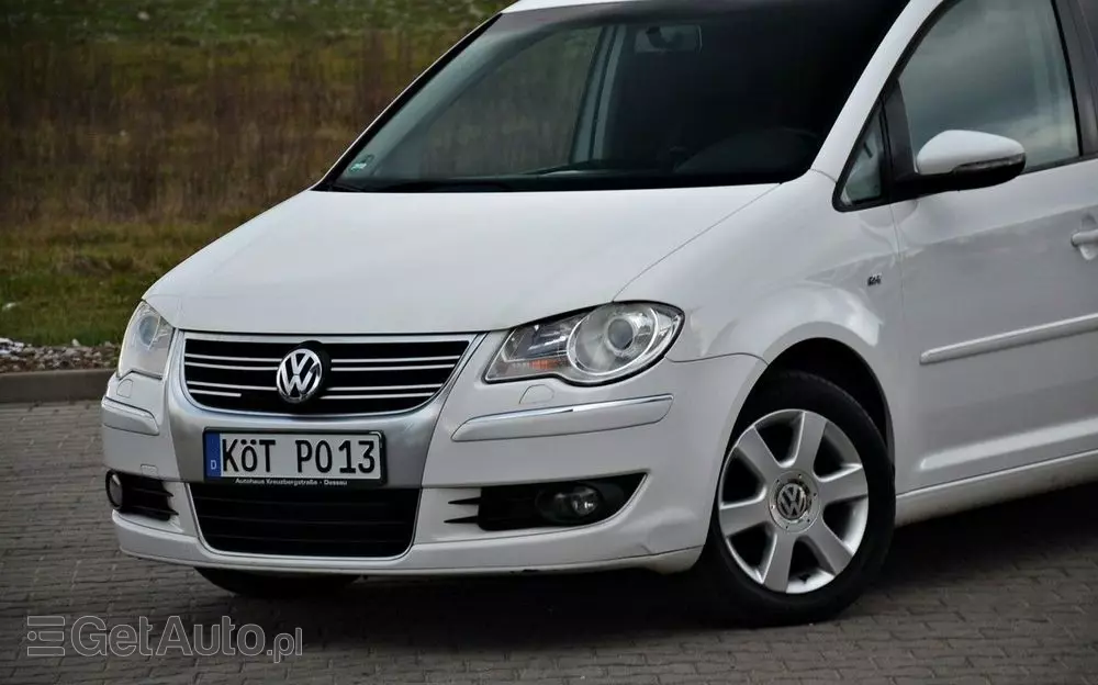 VOLKSWAGEN Touran 