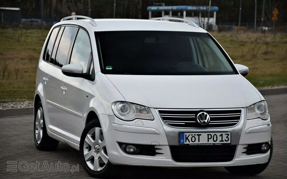 VOLKSWAGEN Touran 