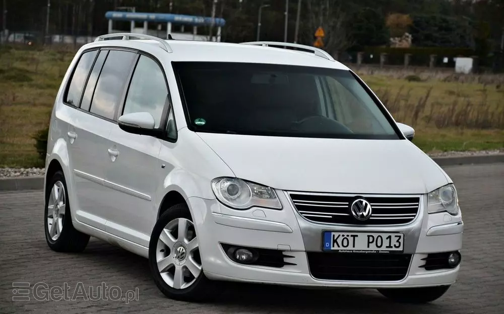 VOLKSWAGEN Touran 