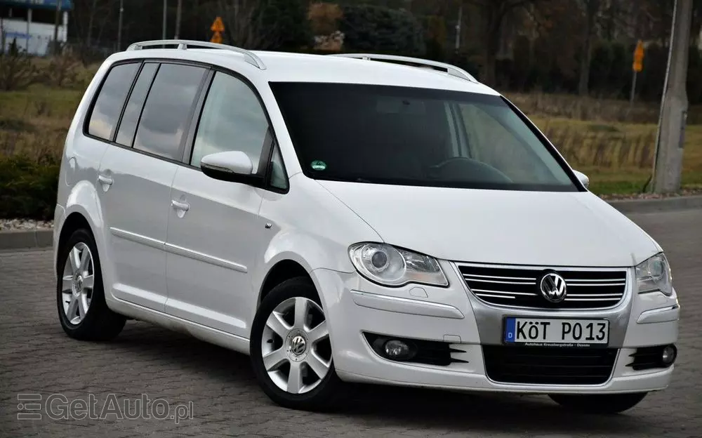 VOLKSWAGEN Touran 