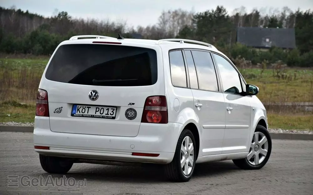 VOLKSWAGEN Touran 