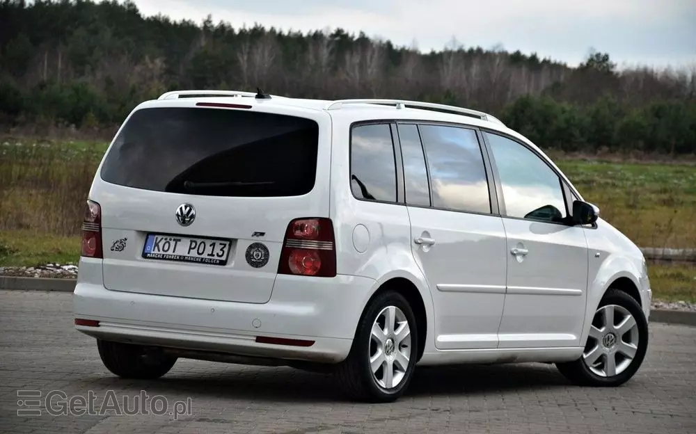 VOLKSWAGEN Touran 