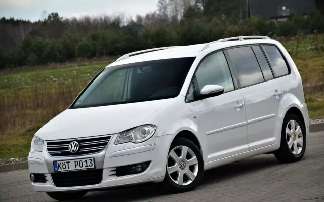 VOLKSWAGEN Touran 
